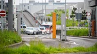 Schüsse auf dem Werksgelände von Mercedes-Benz in Sindelfingen. Polizei und Rettungskräfte sind im Einsatz. Bilder: SDMG/Dettenmeyer